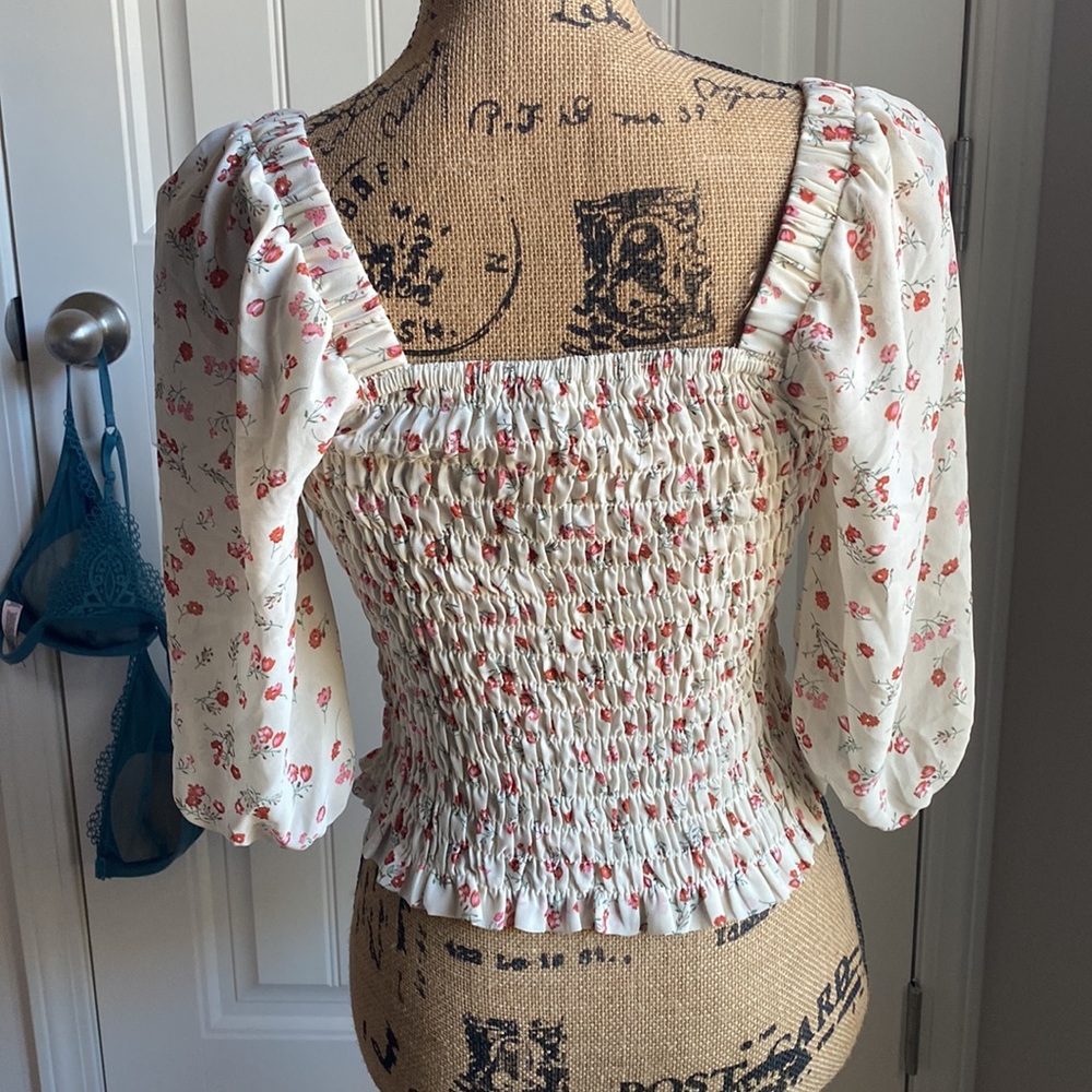 Floral Print Shirred Blouse - Picture 2 of 5